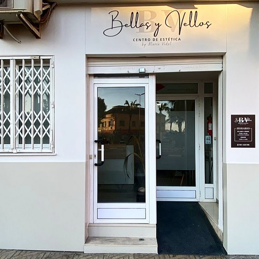 Fachada de Bellas y Vellos en la Avinguda Reis Catòlics de Benifaió